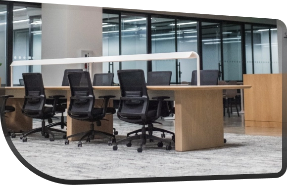 office-image-with-gradient-transparent-border-and-path-clip-with-border-radius